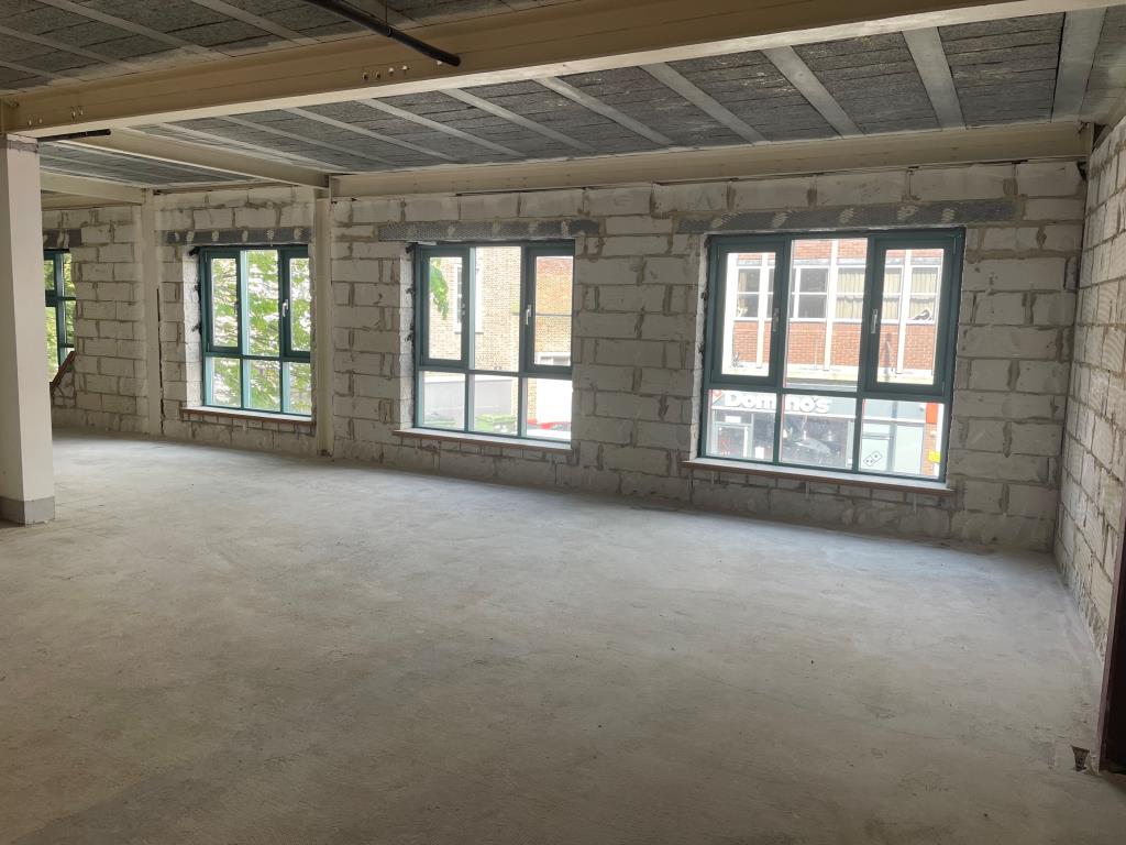 Lot: 72 - COMMERCIAL INVESTMENT WITH RESIDENTIAL CONSENT OF UPPER PARTS - open plan first floor area with front windows